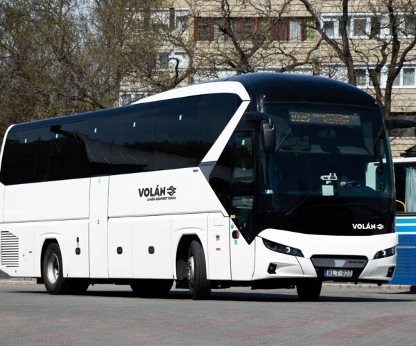 Városi, városközi és távolsági buszbeszerzéseket indítana idén a Volán