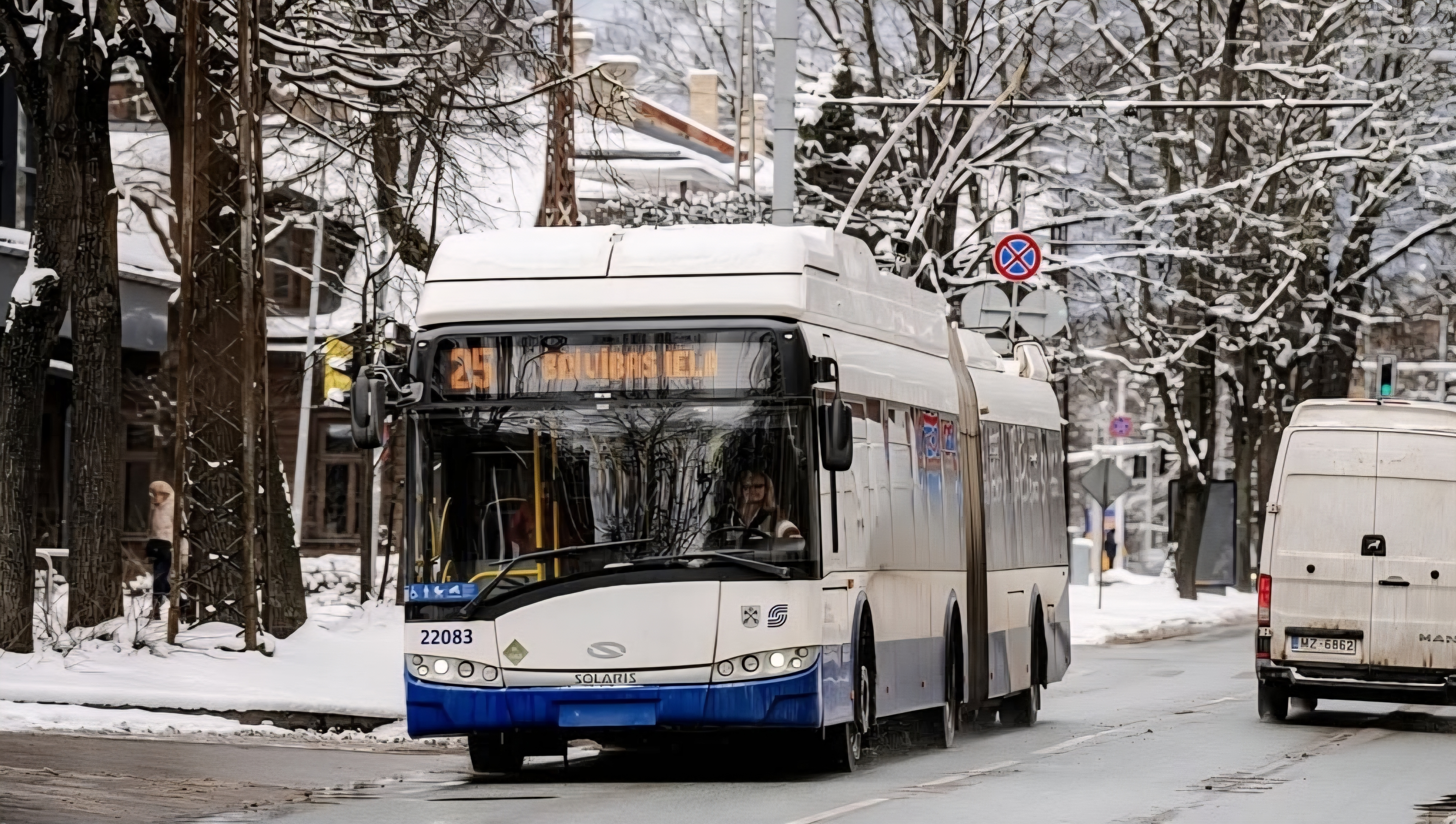 Összesen 100 szóló, csuklós és duplacsuklós önjáró trolibusz beszerzésére készül Riga