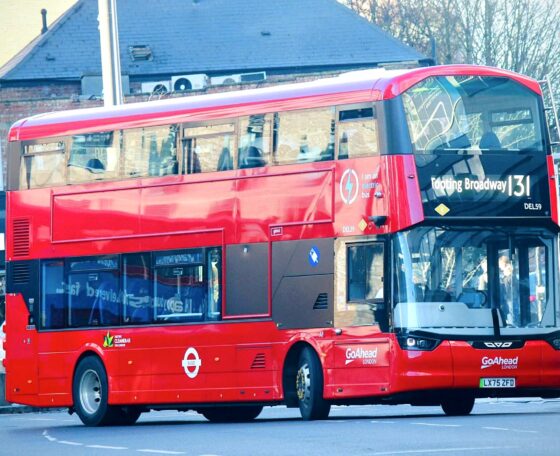 Csúcsra járatja a villamosítást London: már 2800 e-busznál jár, a Go-Ahead London átlépte az ezret