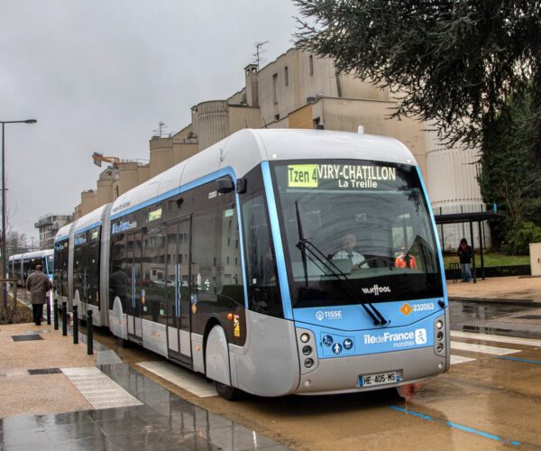 Elindult a Tzen 4 duplacsuklós elektromos BRT-vonal a dél-párizsi agglomerációban