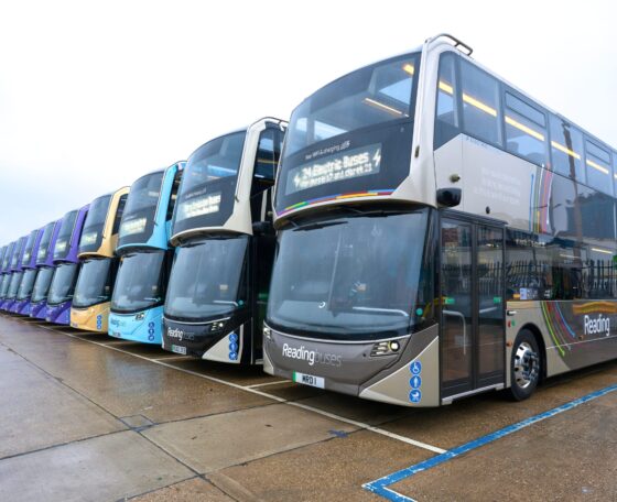 Újgenerációs Alexander Dennis Enviro400EV emeletes villanybuszok érkeztek a Reading Buses kiemelt járataira