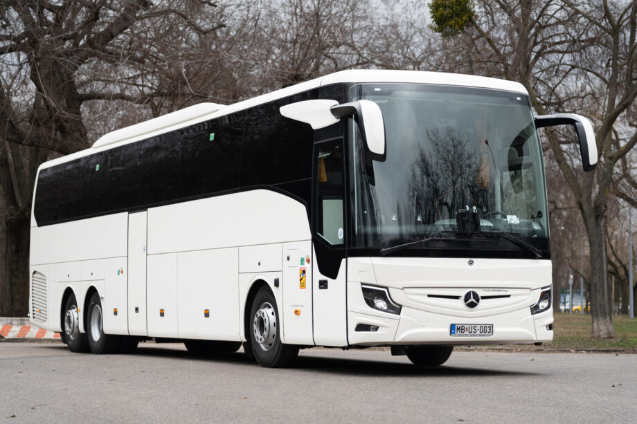 Két vadonatúj Mercedes-Benz Tourismo L érkezett a Megyeri Busz flottájába