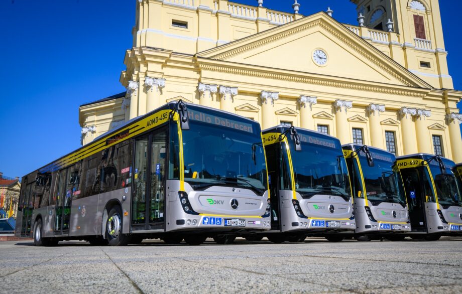 Újabb tíz vadonatúj Mercedes-Benz Conecto áll forgalomba Debrecenben