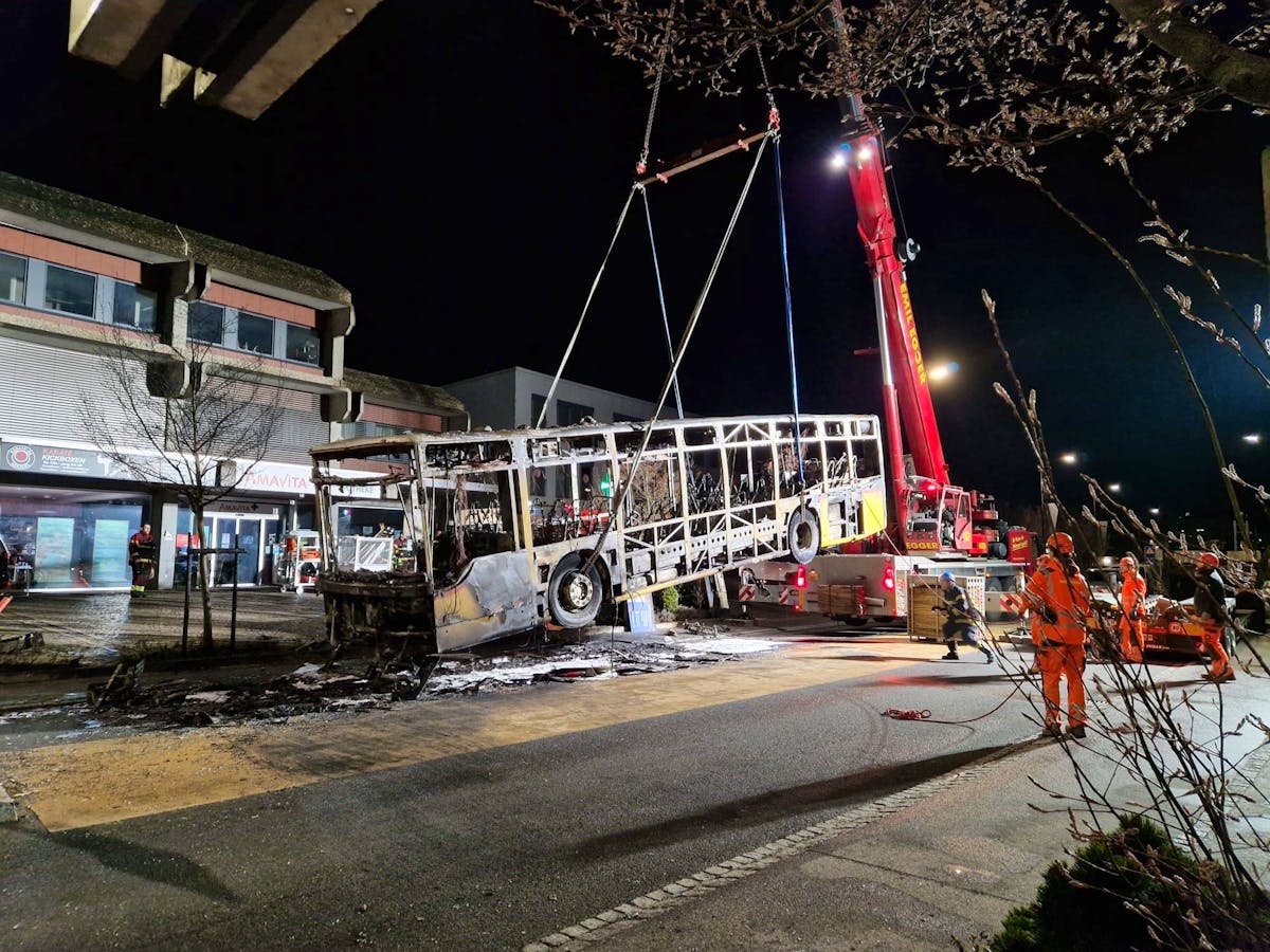 Hat halott egy svájci busztűzben – szándékos gyújtogatás állhat a kerzersi tragédia mögött 5 06159fb6 46e6 4f1b 8b0a 56a9a10f7f1f