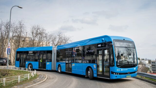 Megkezdődött a csuklós BYD villanybuszok tesztüzeme Budapesten – áprilistól forgalomban az első B19-esek