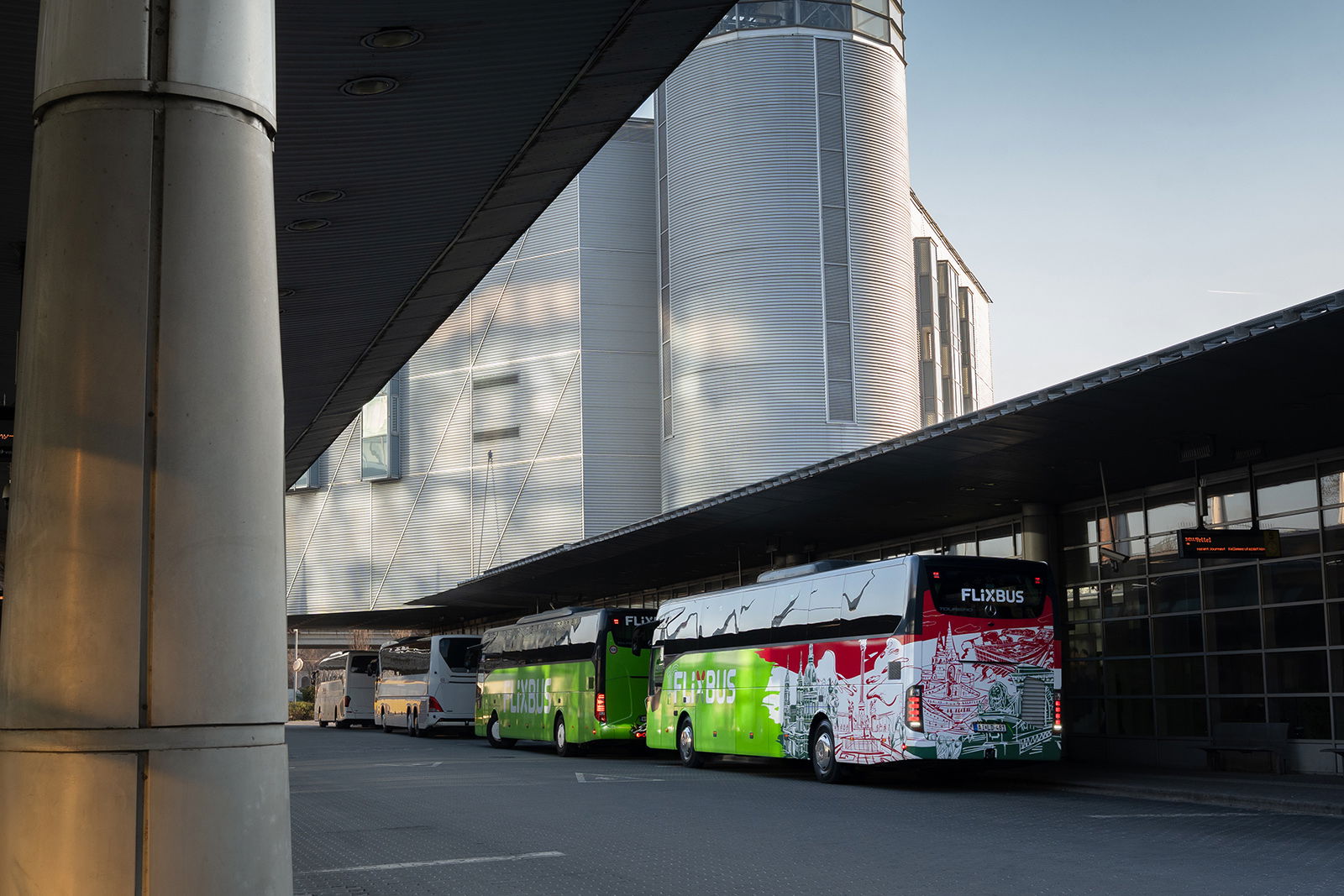 Tízéves magyarországi jelenlétét ünnepli a FlixBus 3 202603 FLIX 6 cikkbe