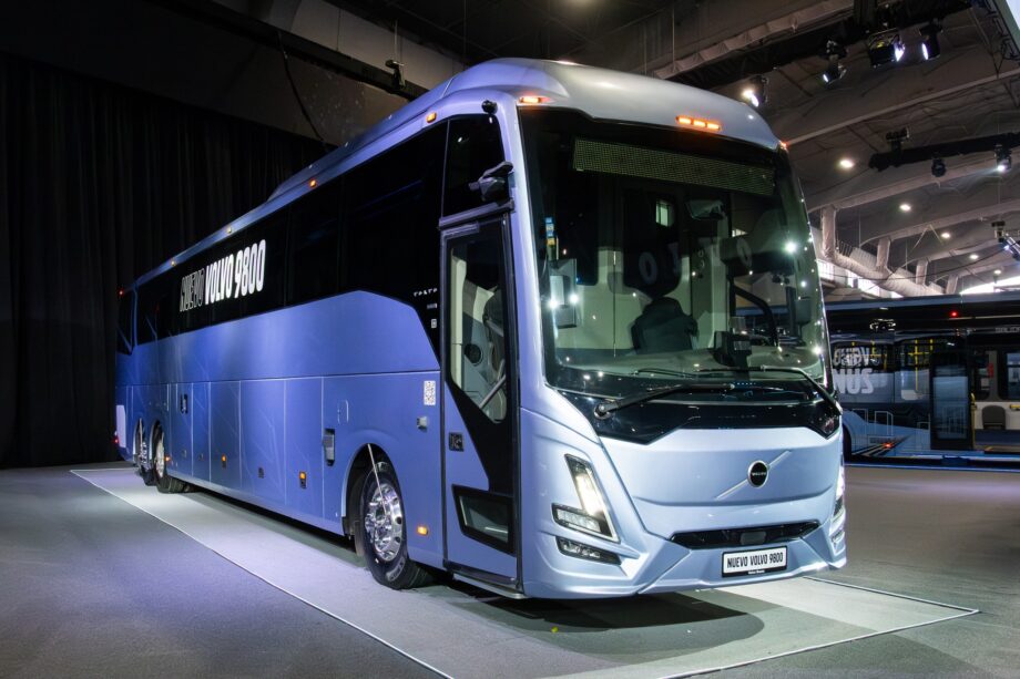Bemutatkozott a Volvo 9800 turistabusz új generációja
