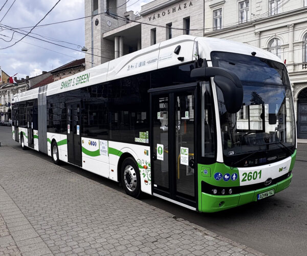 Bemutatkozott a nagyközönségnek Miskolc négy vadonatúj csuklós BYD villanybusza