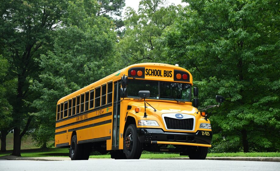 A belső égésű motoroké lehet a főszerep az új amerikai tiszta iskolabusz programban