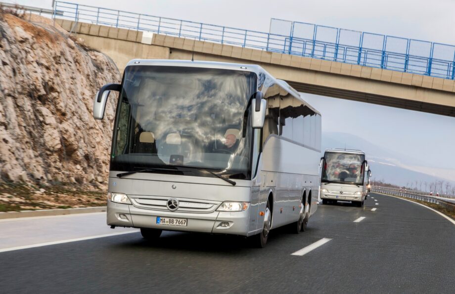 mercedes benz tourismo 19