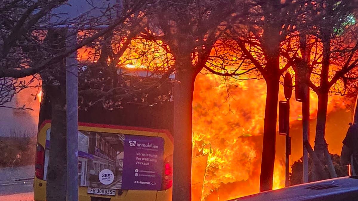 Hat halott egy svájci busztűzben – szándékos gyújtogatás állhat a kerzersi tragédia mögött 7 uJ9PJY9