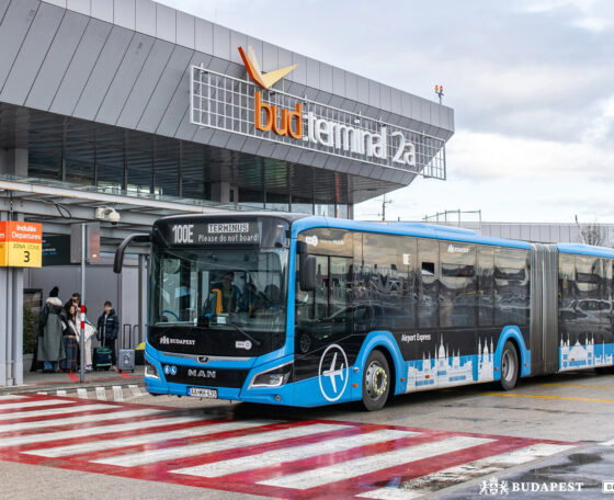 Adatalapú rendszer segíti a 100E repülőtéri buszjárat rugalmas sűrítését