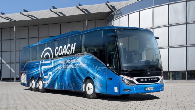 Elektromos távolsági buszon dolgozik a Daimler Buses – elkészült az eCoach prototípus