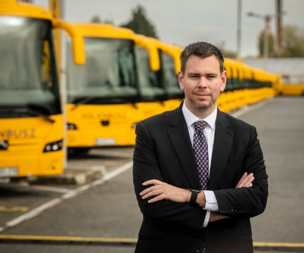 Vitézy Dávid lesz a TISZA-kormány közlekedési és beruházási minisztere