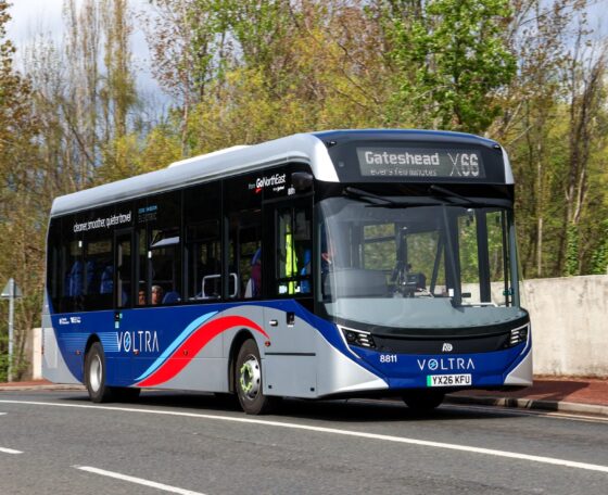 Utasforgalomba álltak az első újgenerációs Alexander Dennis Enviro200EV villanybuszok