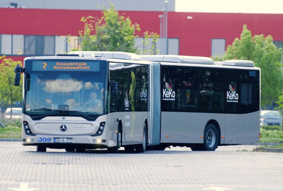 Mercedes EURO 6 dizel csuklos autobuszok forgalomba helyezese KEKO telephely 6