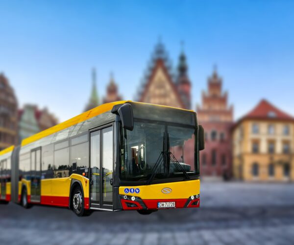 Opciókkal együtt akár 200 új lágyhibrid hajtásrendszerű autóbuszt is szállíthat Wrocławba a Solaris