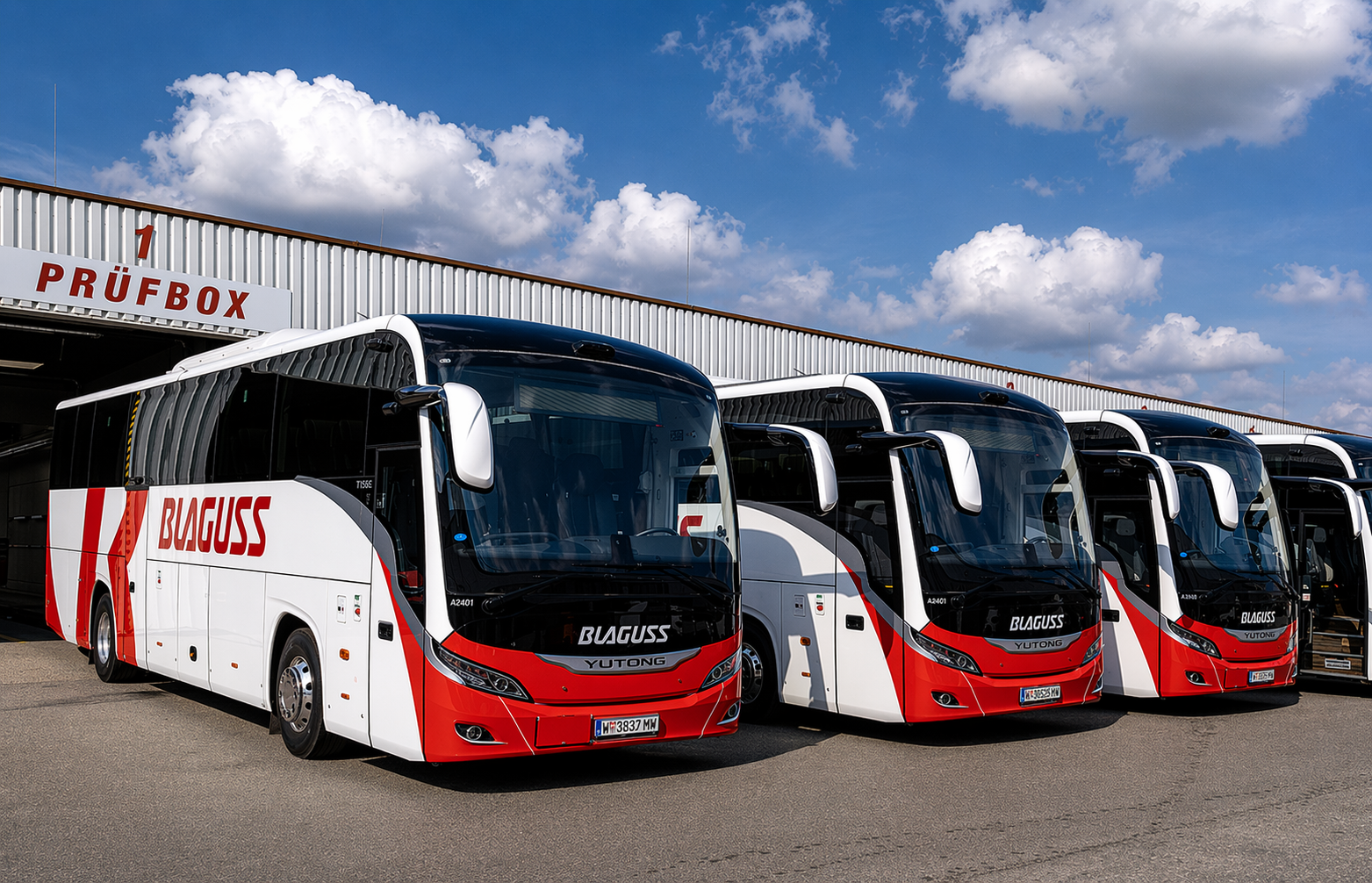 Tizenkét Yutong T12E-vel villamosítja távolsági flottáját a Blaguss
