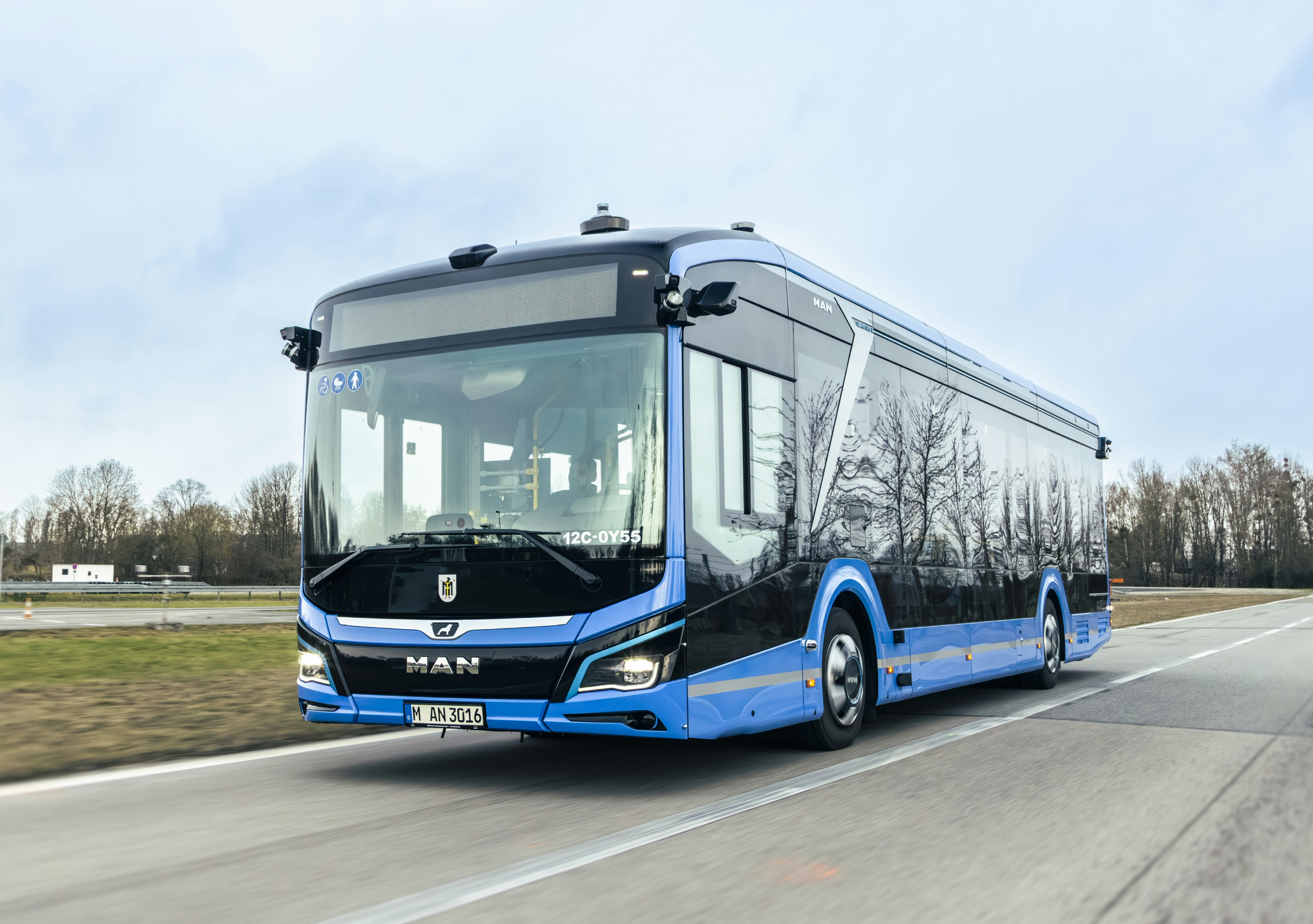 SAE 4-es önvezető rendszerrel szerelt villanybuszt tesztel az MAN Münchenben