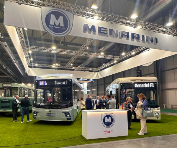 Flash és Airon néven mutatta be két új elektromos modelljét a Menarini