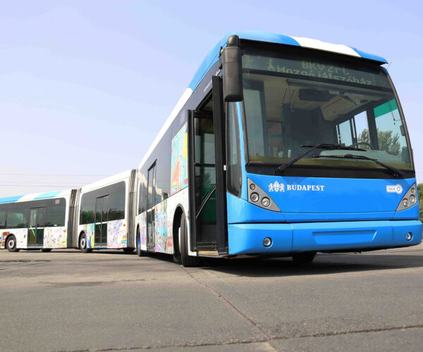 Nyílt napot tart az Óbudai Autóbuszgarázsban gyermeknap alkalmából a BKV