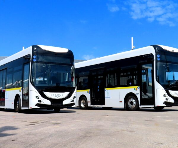 Megérkeztek Görögországba a tavaly megrendelt Ikarus 80e elektromos midibuszok
