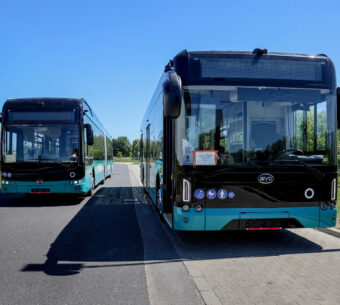 Elkészültek a BYD komáromi gyárában Kaposvár vadonatúj elektromos buszai
