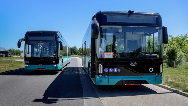 Elkészültek a BYD komáromi gyárában Kaposvár vadonatúj elektromos buszai