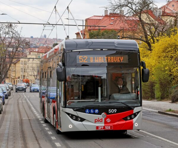 Kétszáz trolibuszig építkezne Prága – a DPP szerint a trolibusz jelenleg versenyképesebb a villanybusznál