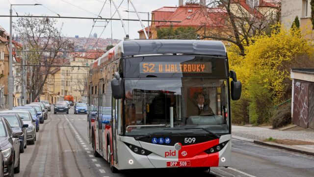 Kétszáz trolibuszig építkezne Prága – a DPP szerint a trolibusz jelenleg versenyképesebb a villanybusznál
