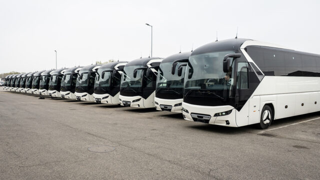Tizenöt új Neoplan Tourlinerrel bővítette állományát az Infinitours-busz.hu