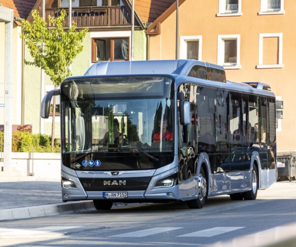 A Hexagon Agility 350 biometán üzemű Scania és MAN helyközi buszhoz szállít CNG-rendszereket