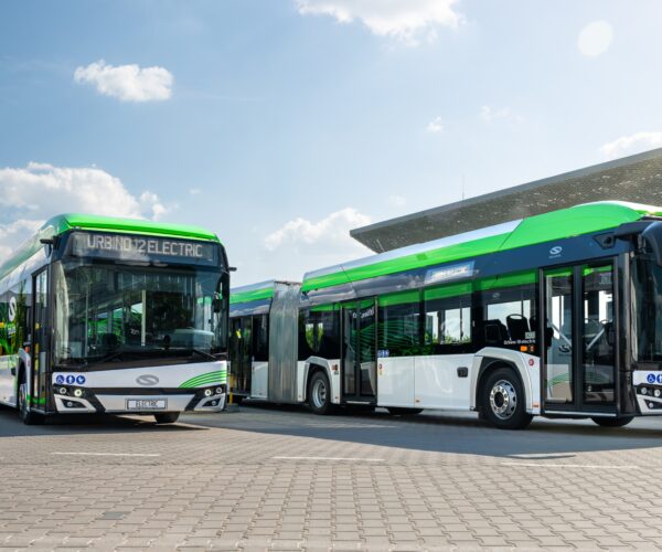 Nem csak a kipufogó hiánya számít: mit árulnak el valójában a Solaris villanybuszainak környezeti adatlapjai?