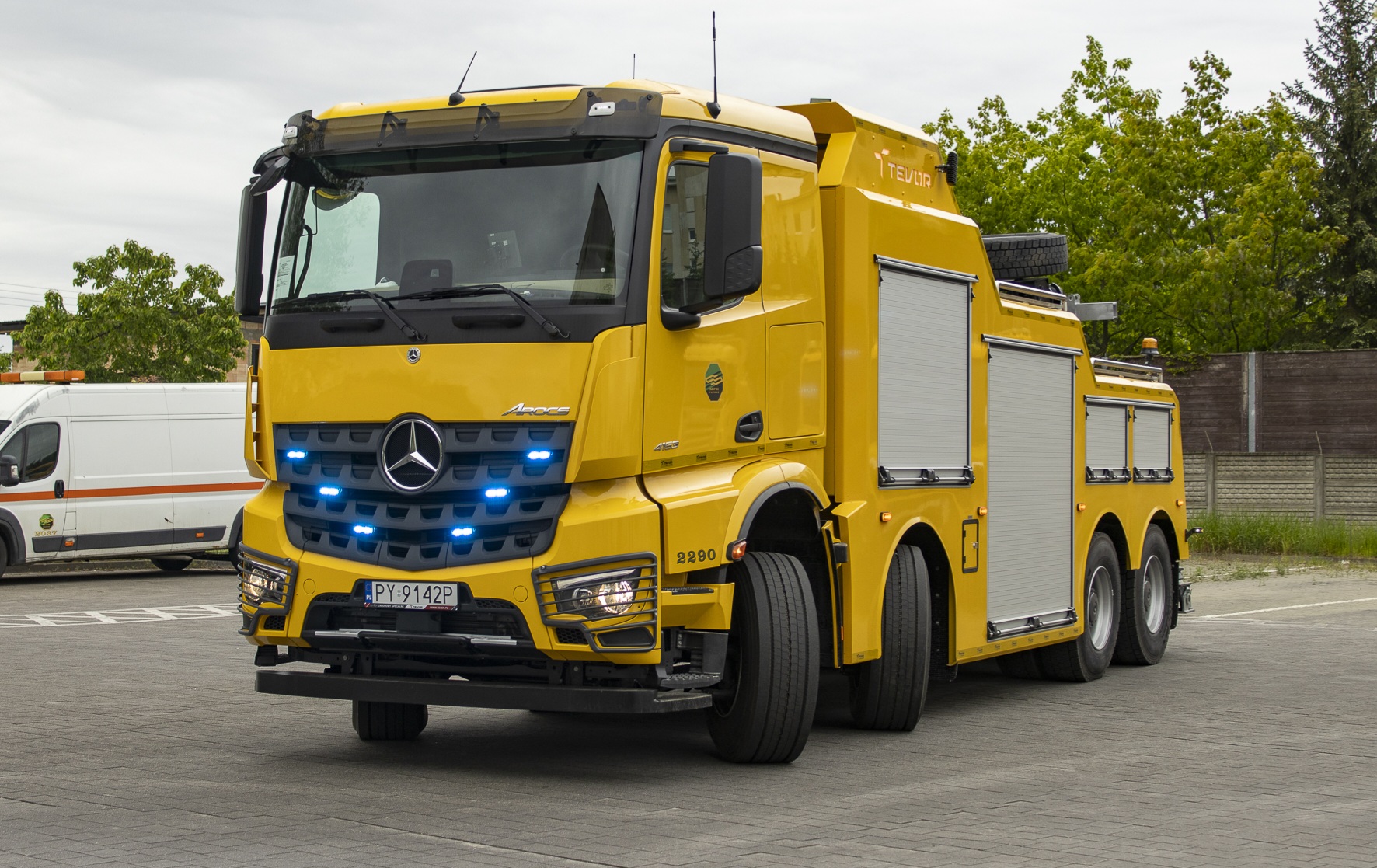 Nem mindennapi járművel büszkélkedik az MPK Poznań: új Mercedes-Benz Arocs műszaki mentő állt szolgálatba