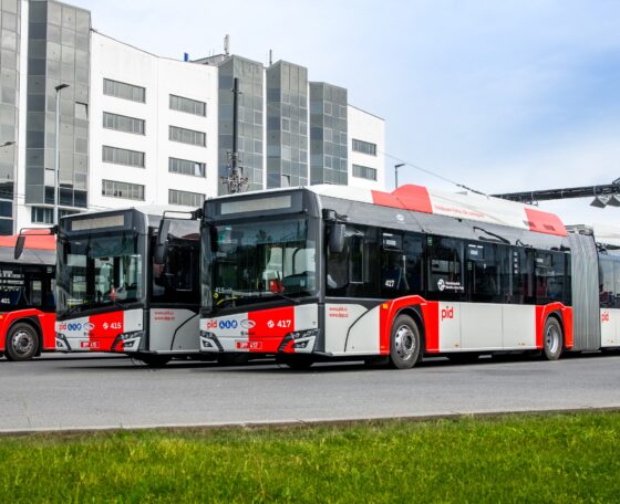 Régiós mintaprojekt: így lett a prágai 119-esből duplacsuklós trolibuszfolyosó