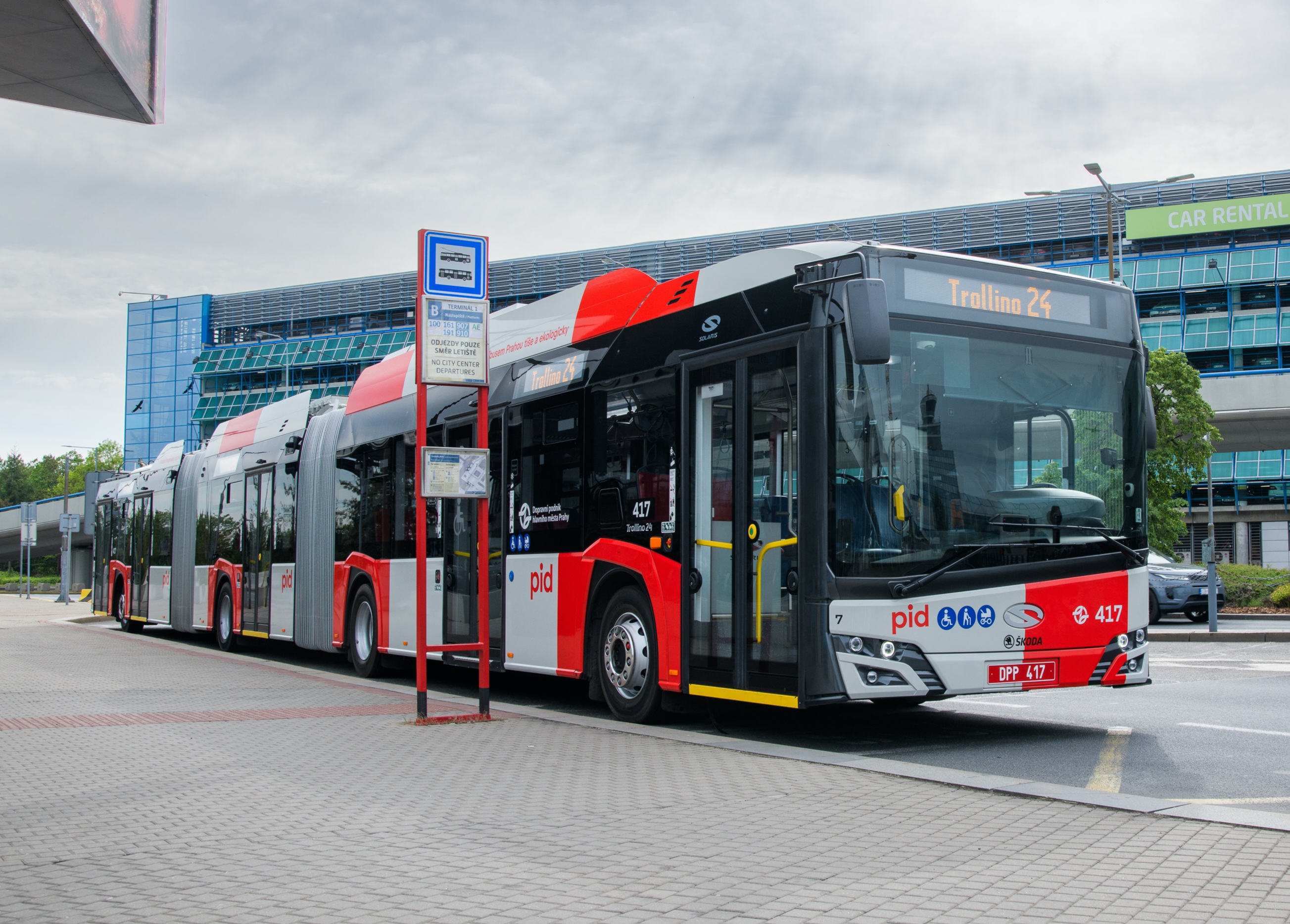 Kedvezőbbek a vártnál a prágai trolibusz- és villanybuszüzem első költségadatai