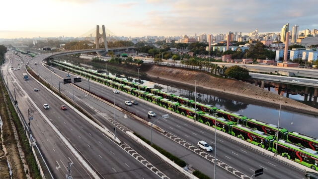 São Paulo egyszerre félezer elektromos buszt állított forgalomba