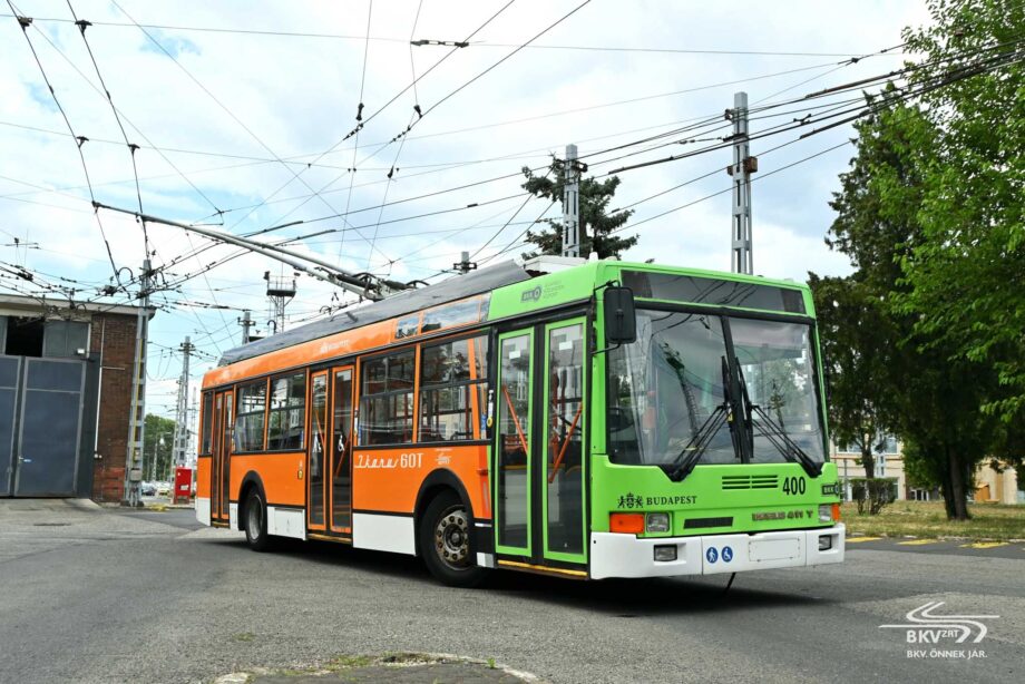 Búcsúznak Budapest útjaitól az Ikarus 411T és Ikarus 412GT trolibuszok 1 400 2