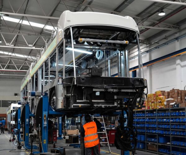 Portugáliában épített ki villanybusz-gyártókapacitást a svájci Hess