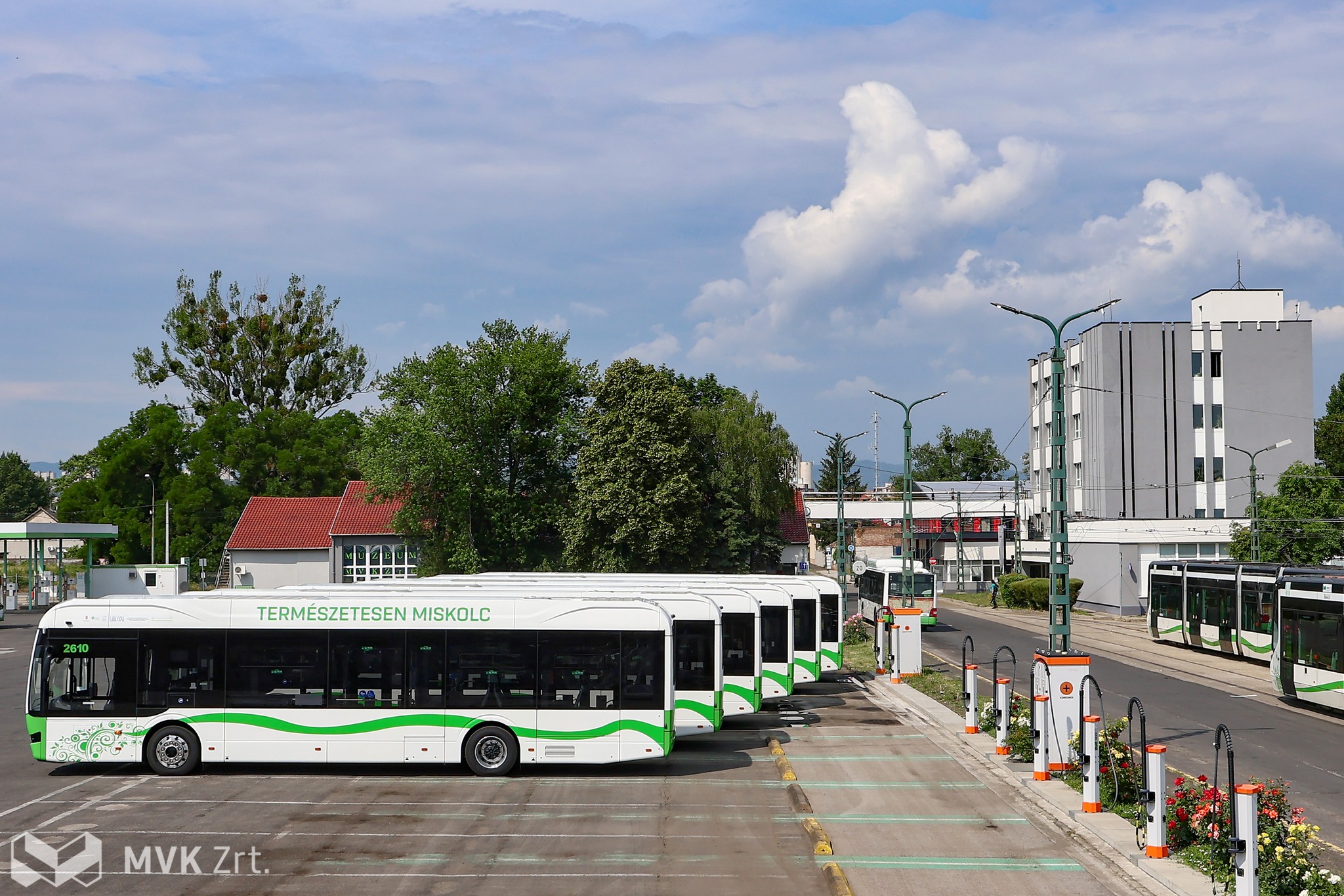 Újabb hat BYD eBus K9UD autóbusszal bővült Miskolc elektromos járműparkja 4 711289391 1443433761155689 322766218872934174 n