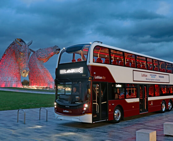 Volvo alvázas háromtengelyes Alexander Dennis emeleteseket rendelt a Lothian Buses