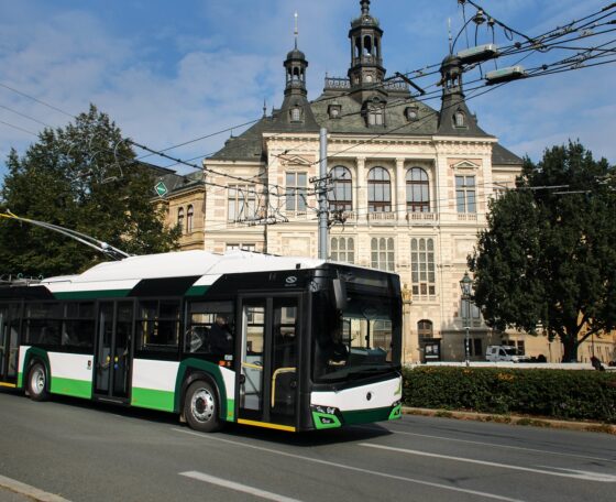Újabb 34 darab Solaris karosszériás Škoda önjáró trolibuszt vásárol Plzeň