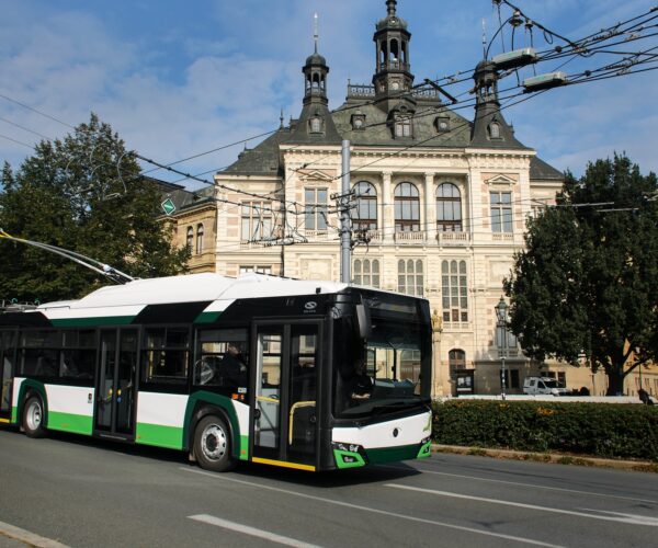 Újabb 34 darab Solaris karosszériás Škoda önjáró trolibuszt vásárol Plzeň
