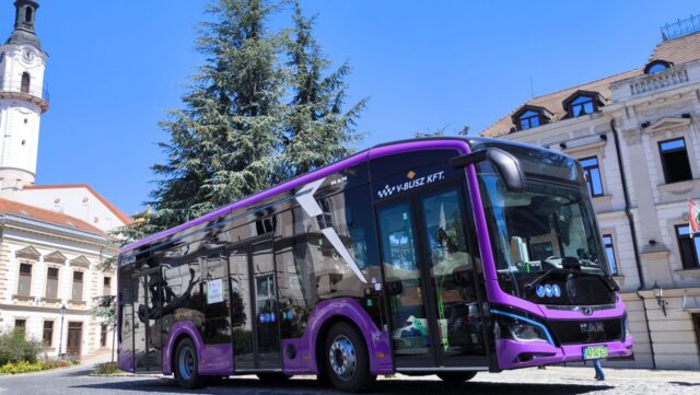 Vadonatúj MAN Lion’s City 10 E nagy midivel bővült a V-Busz elektromos flottája