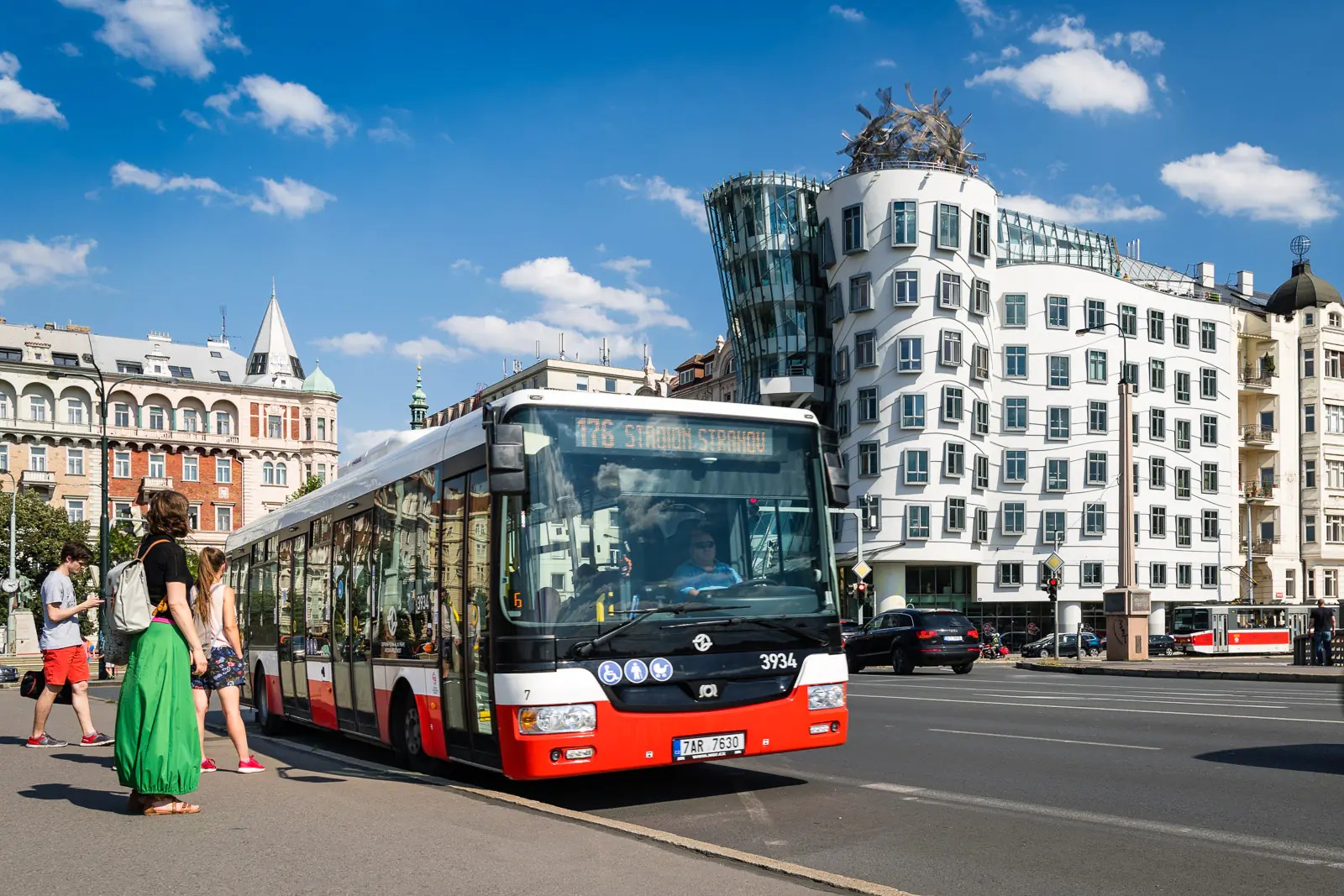 Összesen 200 új dízelmotoros és lágyhibrid hajtású szóló autóbuszra írt ki tendert Prága