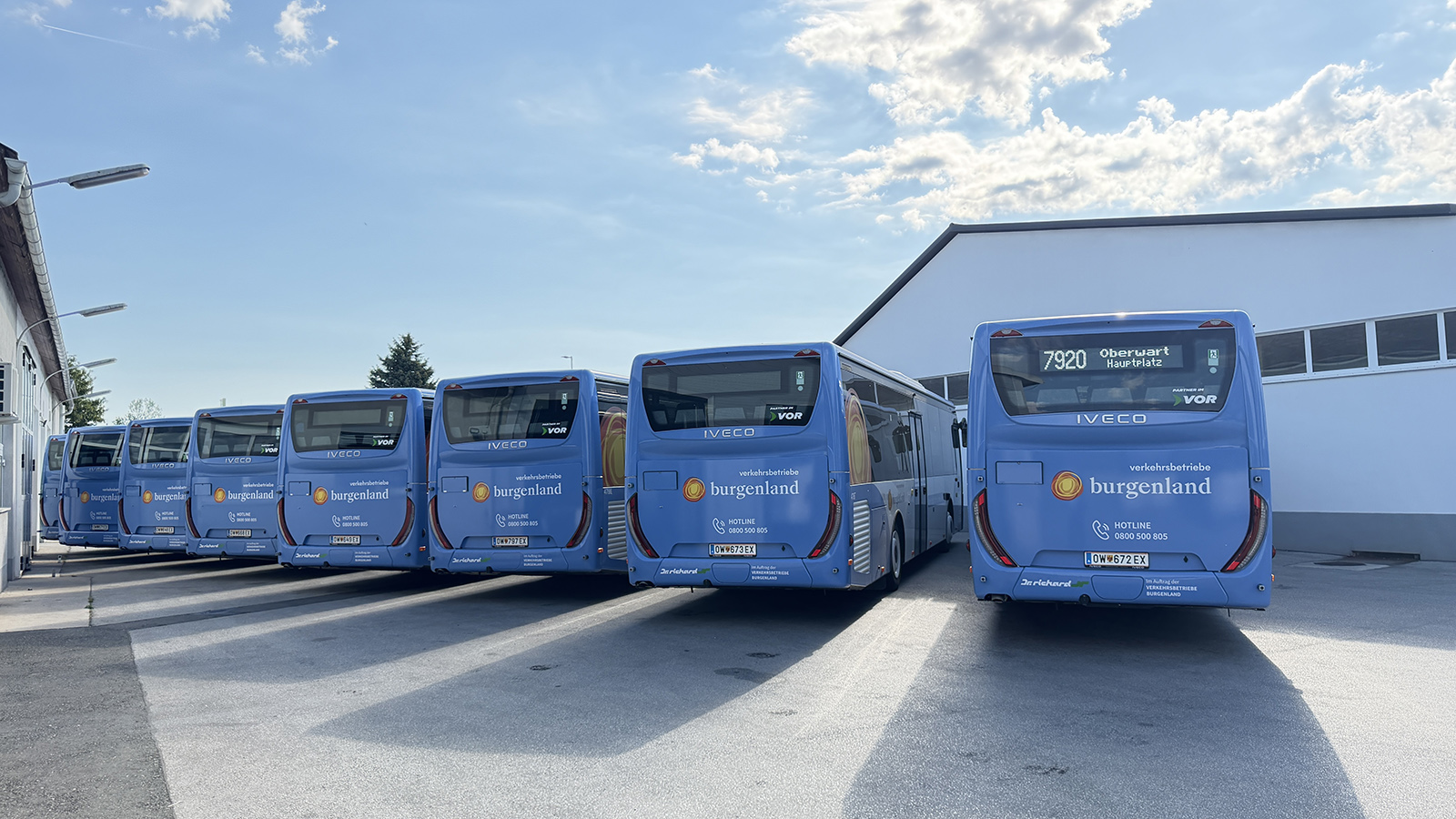 Harminchat új Iveco Crossway Low Entry helyközi autóbuszt vett át Felsőőrben a Dr. Richard 2 36 neue CROSSWAY LE Busse Heckansicht Dr. Richard Michael Rodach cikkbe