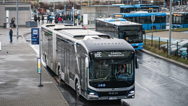 Több száz új elektromos busz beszerzését készíti elő a BKK és a BKV