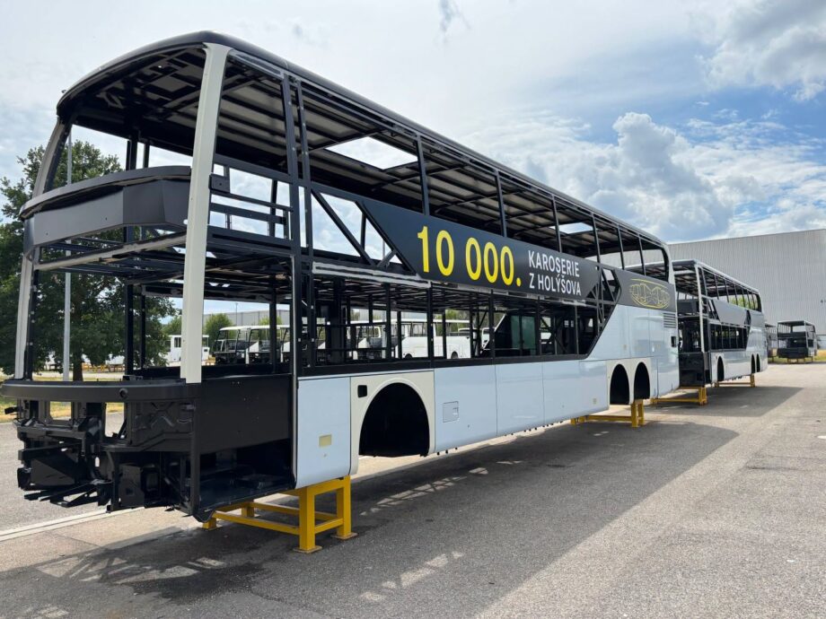 Elkészült a tízezredik autóbusz-karosszéria a Daimler Buses cseh üzemében 1 739119272 1033230762979862 5313836800432991328 n
