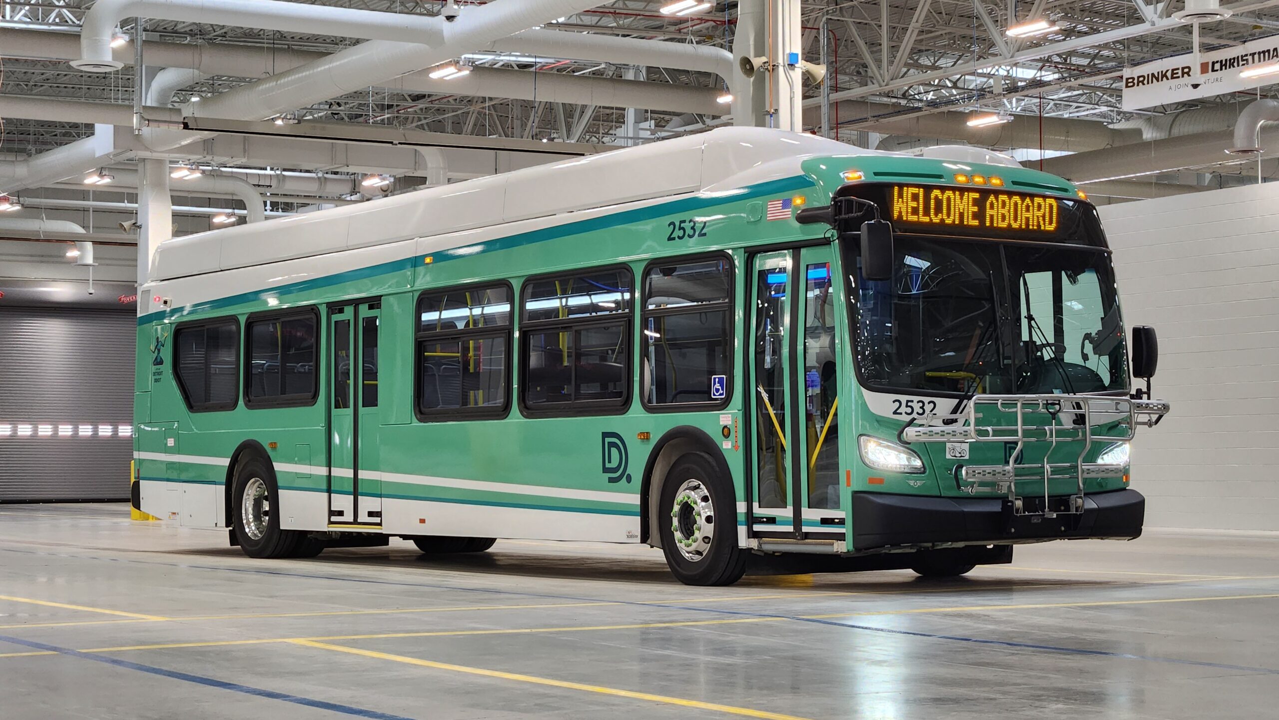 Egy busz két kontinensre – ezért készül teljesen új Solaris Urbino az amerikai piacra 12 DDOT XDE40 2532 inside Coolidge Terminal garage scaled