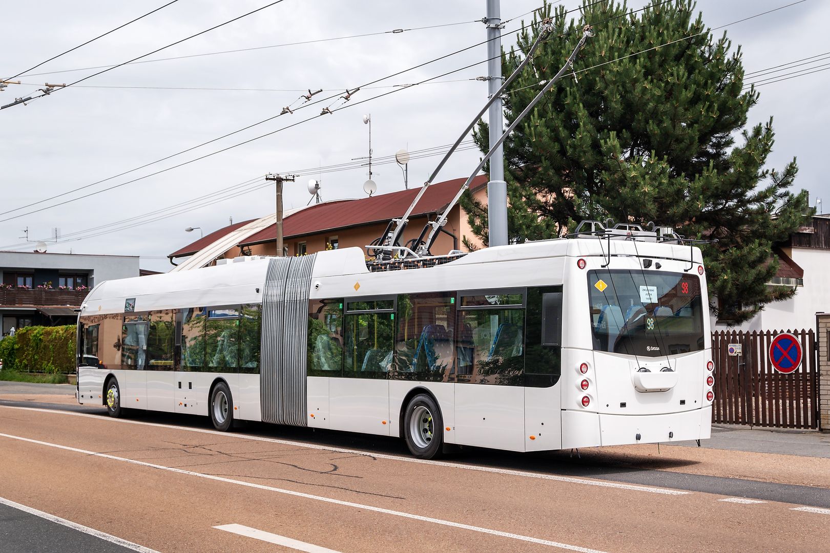 Megérkezett leendő szolgálati helyére Esslingen első két új önjáró Škoda trolibusza 4 Esslingen 33 Tr jizdy II fullhd
